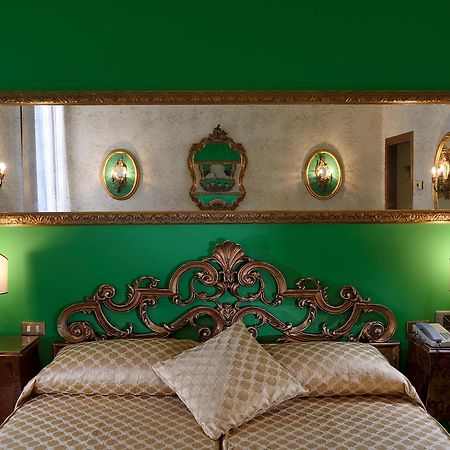 Hotel Amadeus Венеция Экстерьер фото