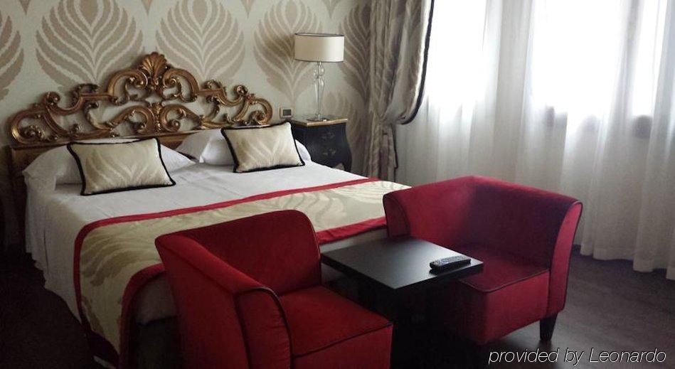 Hotel Amadeus Венеция Экстерьер фото
